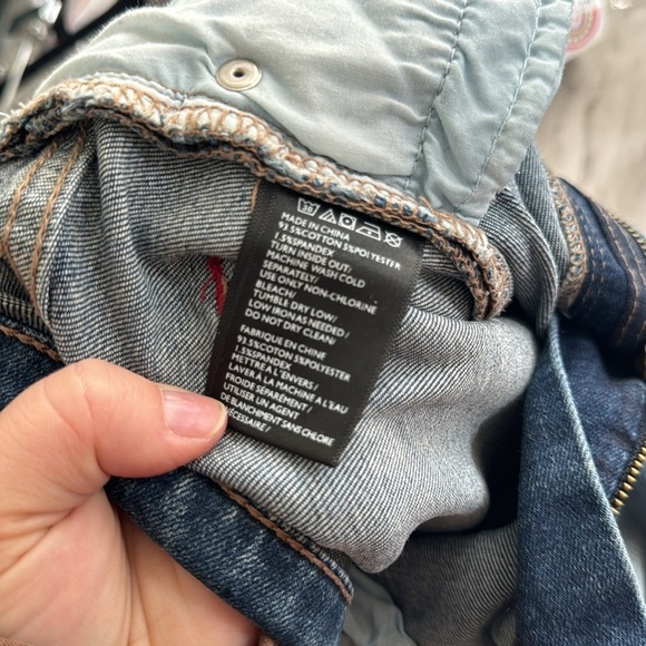 EUC BDG 27W Crop Twig High Rise Medium Wash Distressed Skinny Jeans Size 27 - Picture 8 of 8